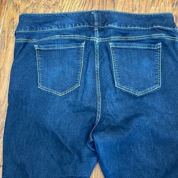 TORRID Distressed Jegging - Premium Stretch Dark Wash jeans - Picture 13 of 13